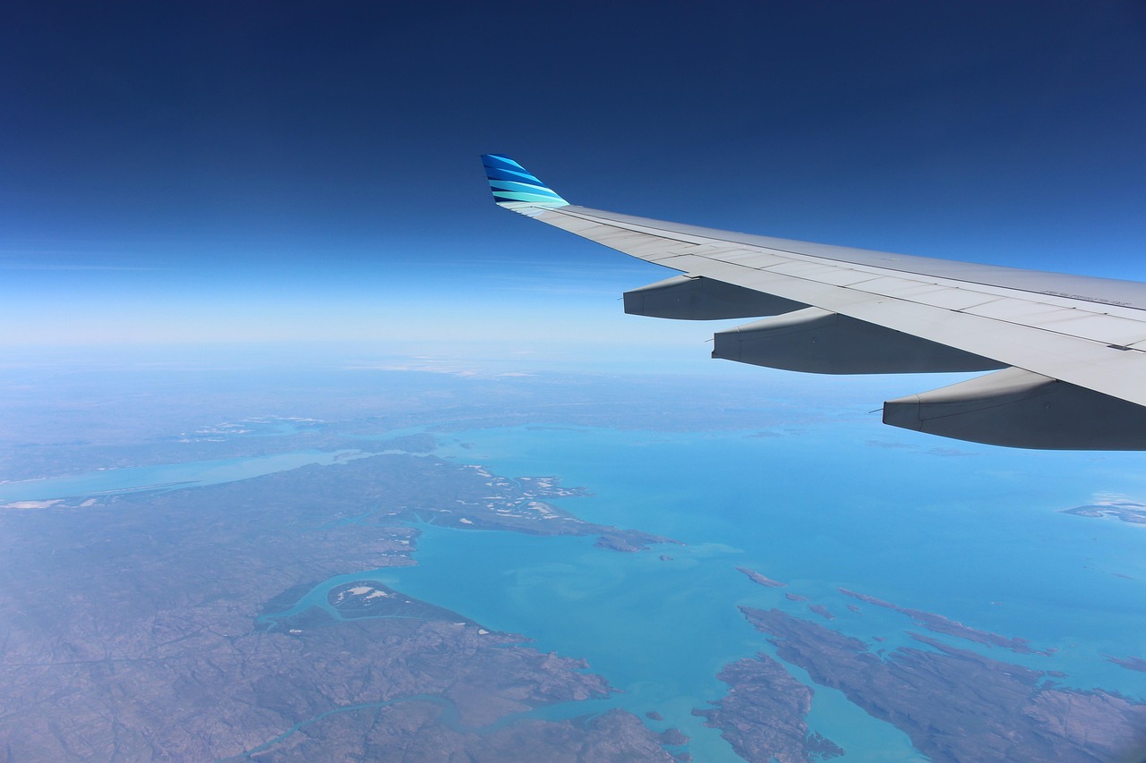Sonhar com avião caindo: 5 significados que você precisa saber